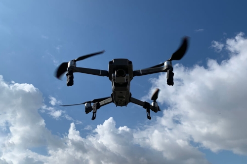 Наблюдать и не стрелять: как самостоятельно защищаться от дронов в России? 