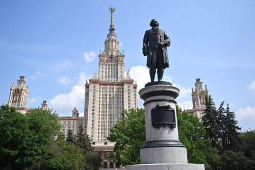 В МГУ появился мощный суперкомпьютер для работы с ИИ. Что о нем известно? В МГУ появился мощный суперкомпьютер для работы с ИИ. Что о нем известно?